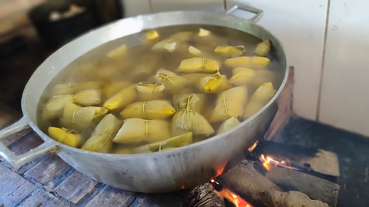 Pamonha entre amigos. Churrasco e muita diversão.