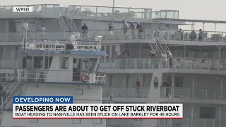Pengers Beginning To Leave Stuck Kentucky River Boat
