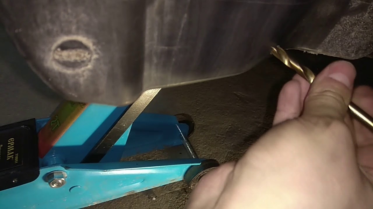 Установка передних и задних брызговиков на шкоду рапид. - YouTube