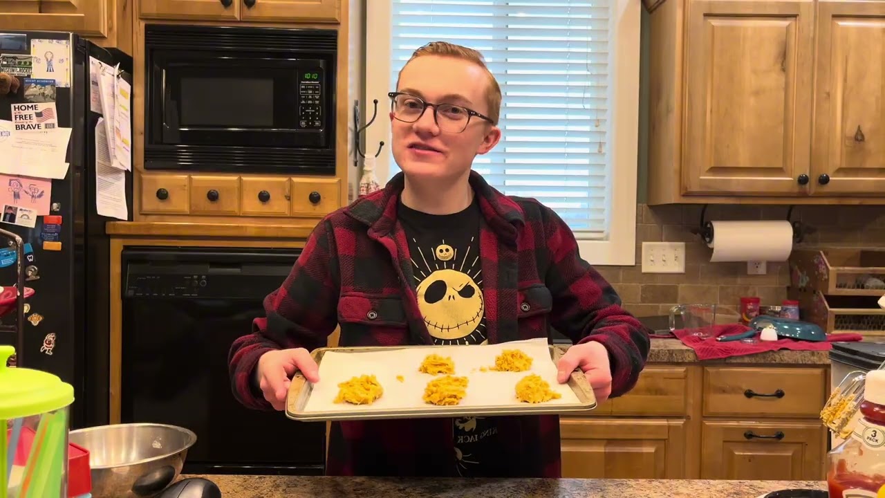 Making Christmas Cookies (THE WRONG WAY) 🍪❄️🎄