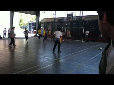 Los cabrones 2 - 3 La mafia