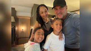 Tamera Mowry on a family trip with her husband and kids\/August2023
