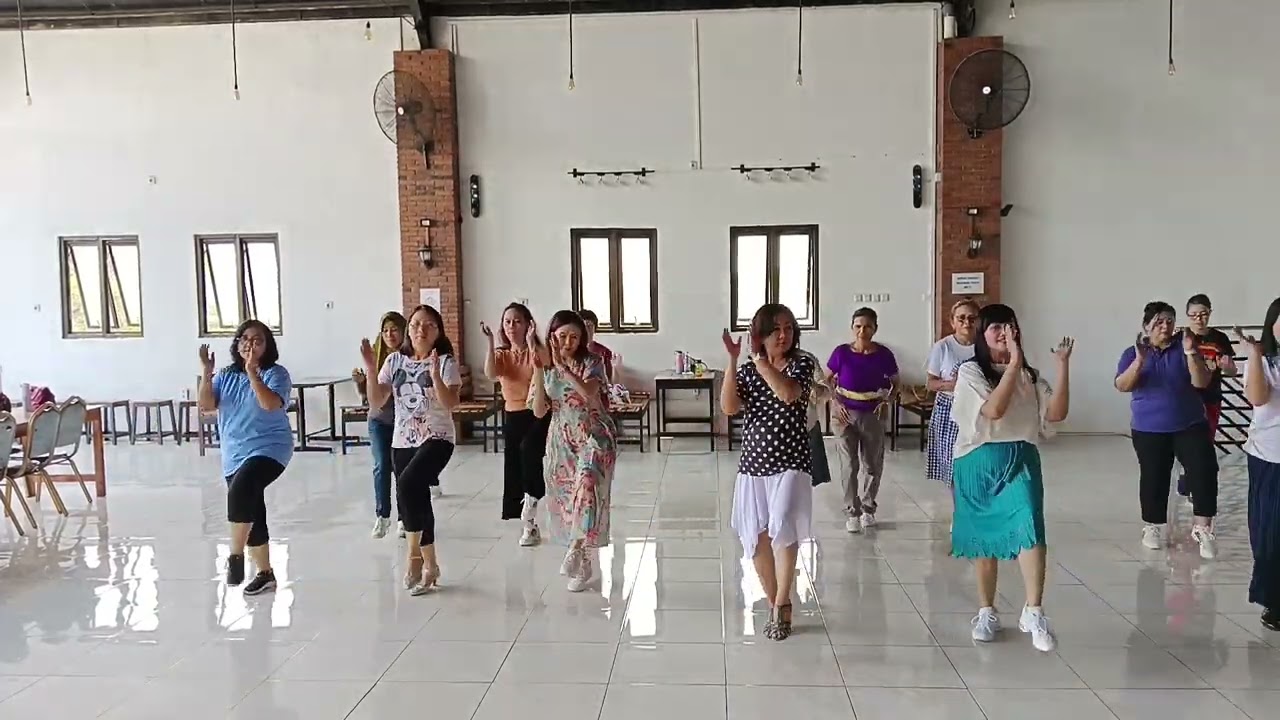 Chaka-chaka Line dance choreo by Michael Seurer - October 2014