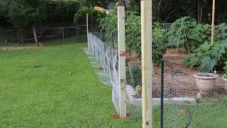 EASIER WAY TO MAKE CHICKEN WIRE FENCE \\ VLOG #5 \\ it's so dang hot