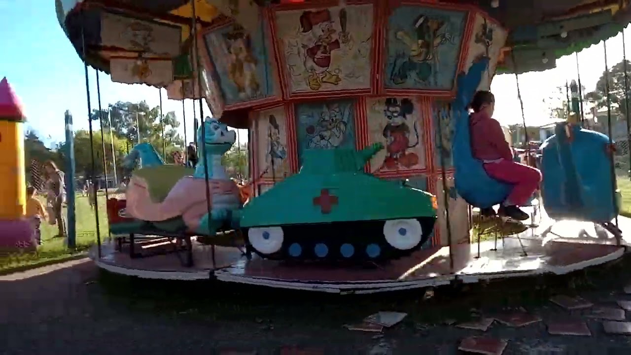 momento de plaza calesita con agus