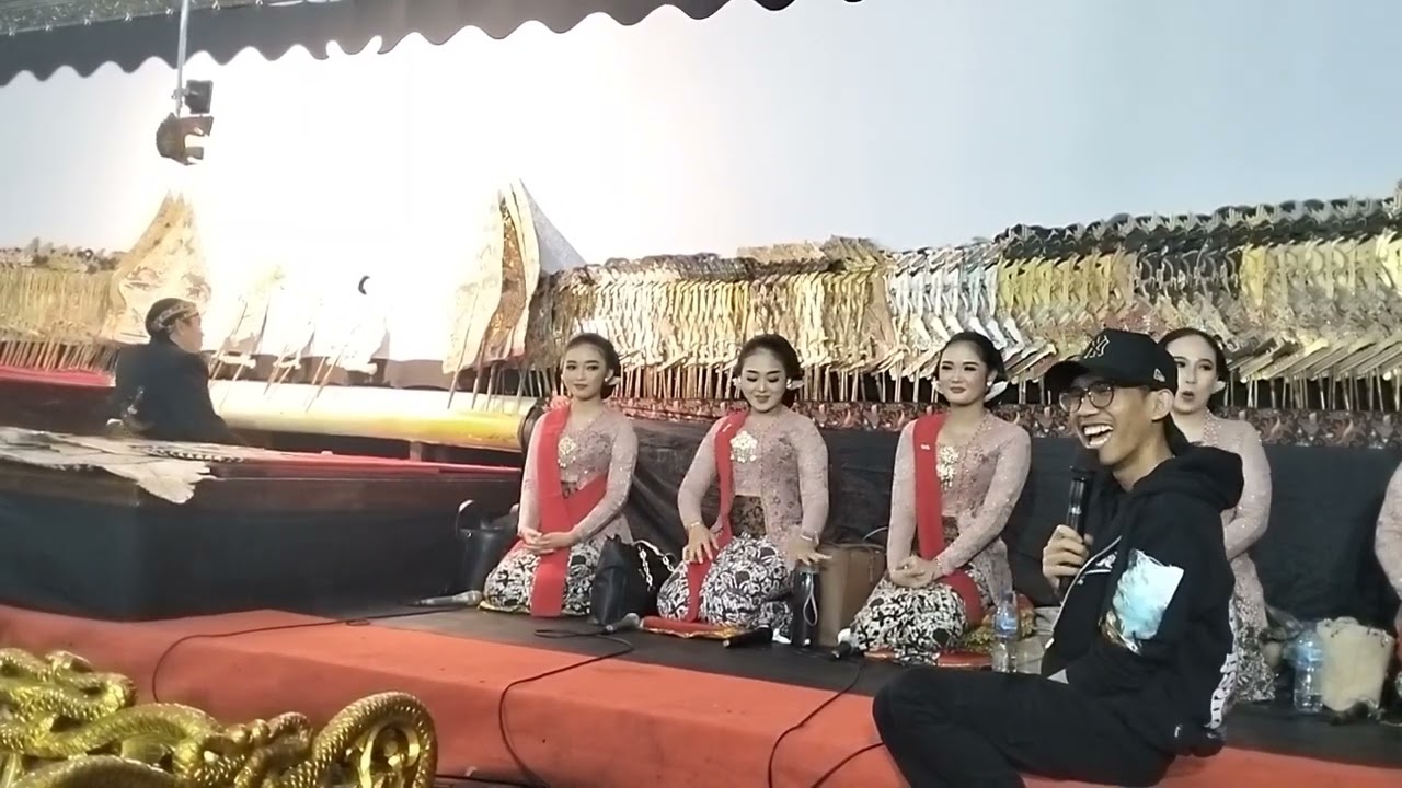 Siapa Arya Galih Sang Penyanyi Viral