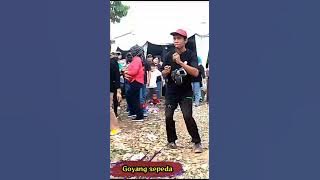 Haris si joged sepeda~familys group official