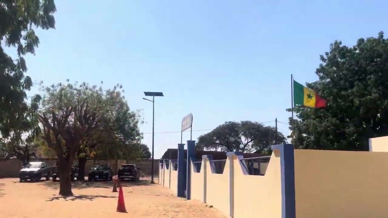 Urgent🚨 Mbour centre ville 300m2 angle à vendre prix 10million500☎️77 887 25 13