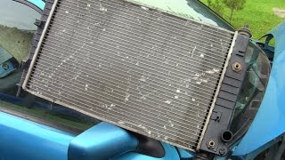 How to Remove a Radiator on a Ford Contour