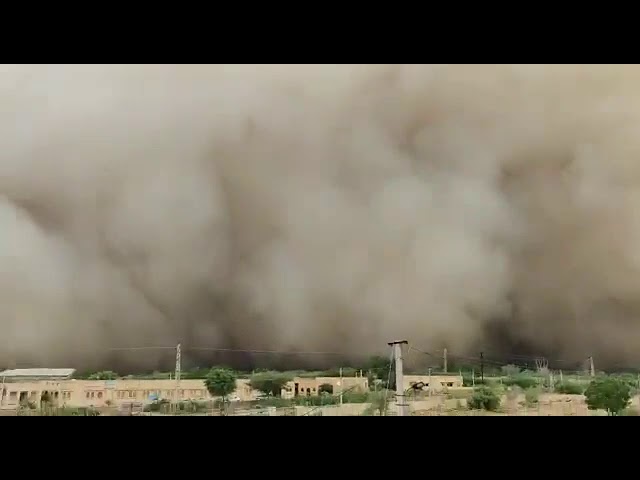 Impresionante tormenta de arena en Rajasthan, India.
