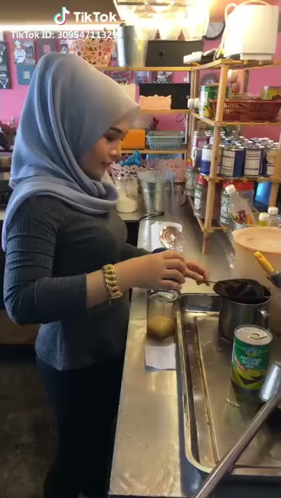 AWEK GELEK