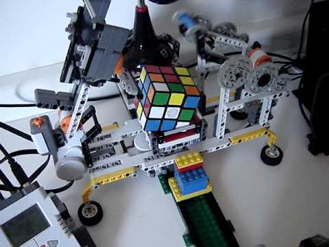 Aurelio's Rubik's Cube Solver With Robotic Arm