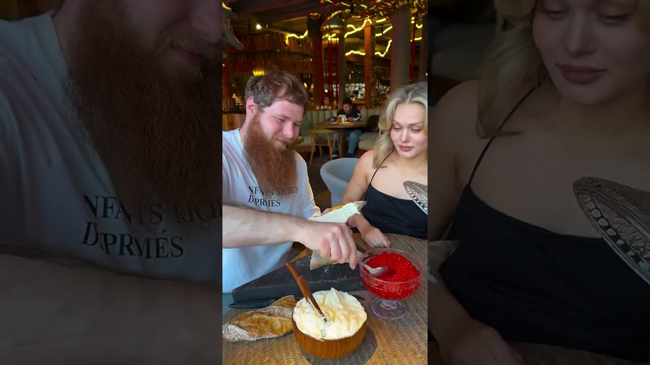 Pull-Apart Bread With Melted Cheese at a Cozy Restaurant 🧀🥖 