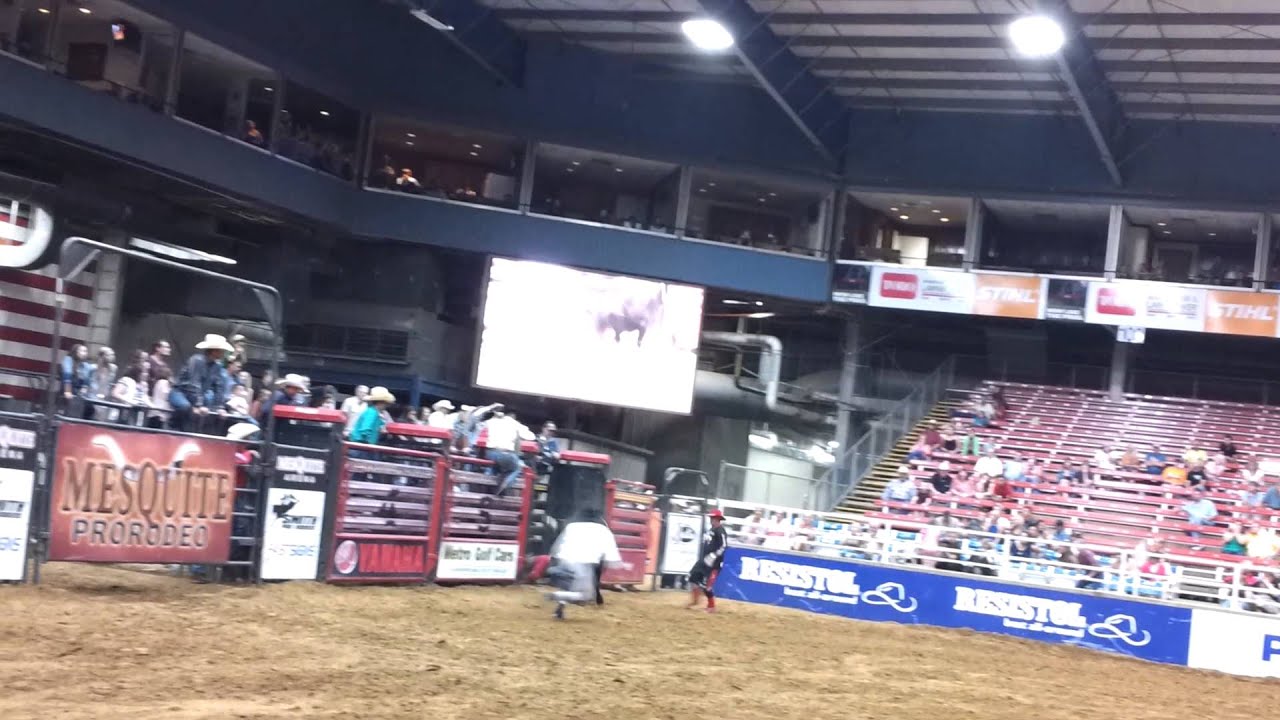 Dallas, TX - Mesquite Rodeo - Bull Riding 4 2012.08.17 - YouTube