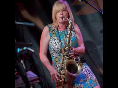Video: Soittiko bob Holness saksofonia?