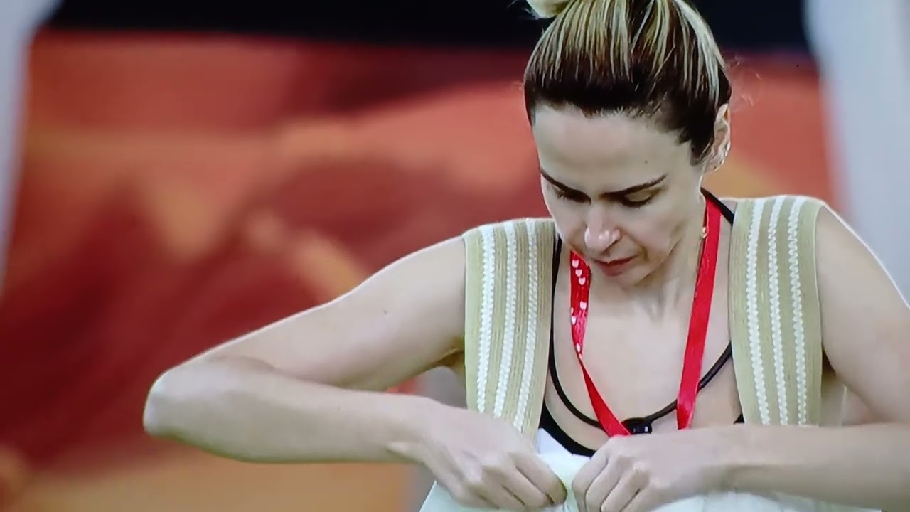 Ana Paula volta pra cumprir o monstro.     Dricelo Inscreva-se 