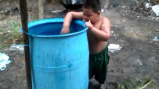 Intai Budak Mandi...