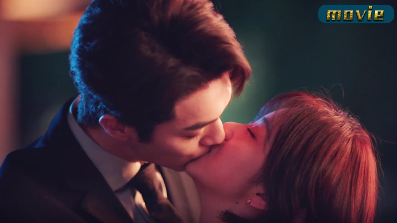 ❤️OMG! Team - building love scene! CEO kisses Cinderella under the stars, leaving her blushing hard😊