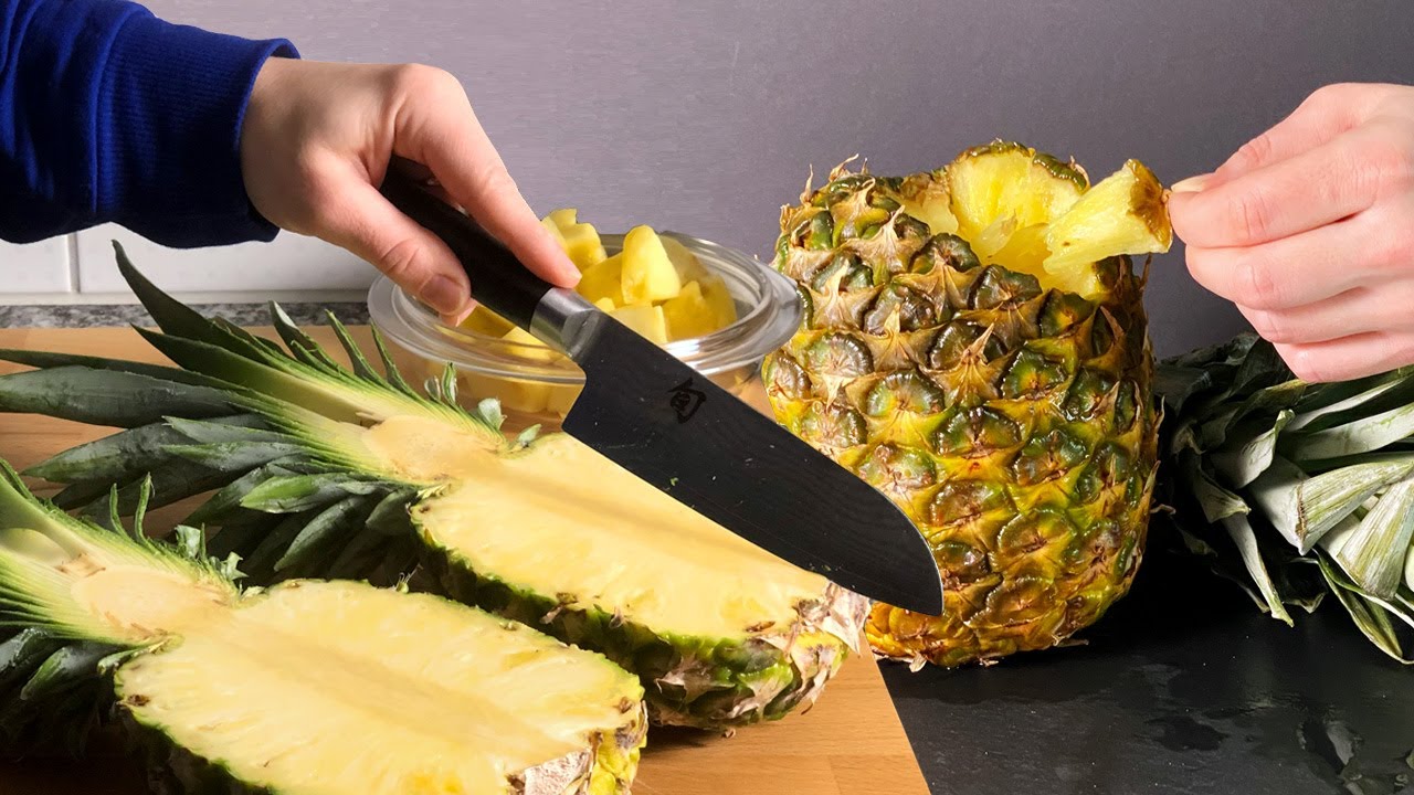 3 einfache Arten die Ananas richtig zu schälen und schneiden - YouTube