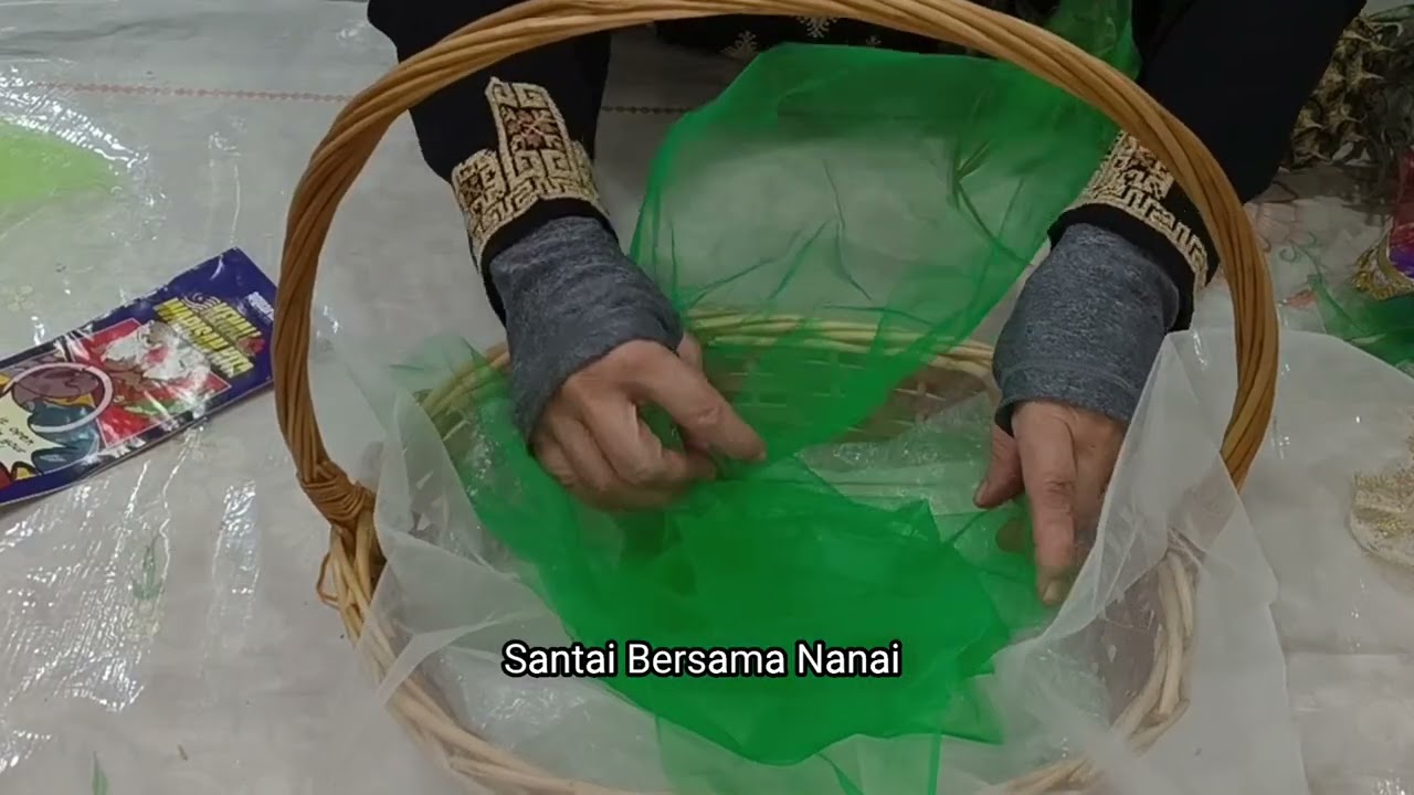 DIY gubahan bakul buah sebagai hadiah (Fruit basket arrangement as gift)