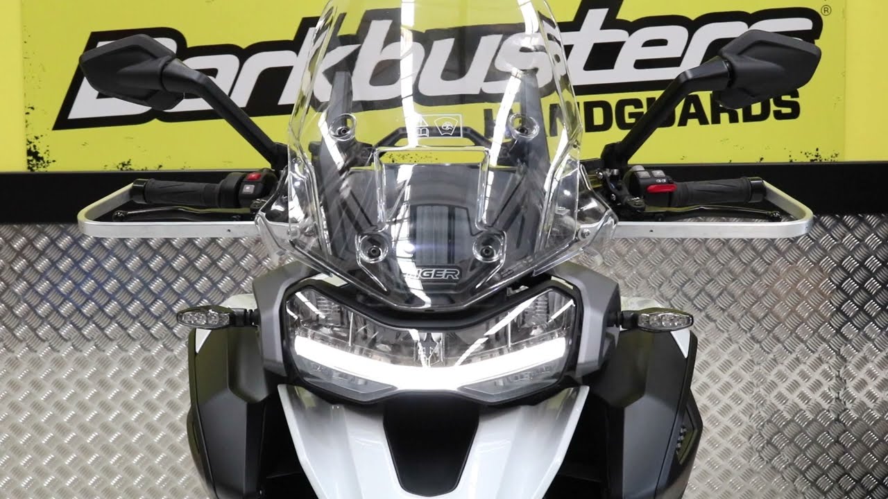 Barkbusters BHG-102-00-NP Handguard Kit Installation - TRIUMPH