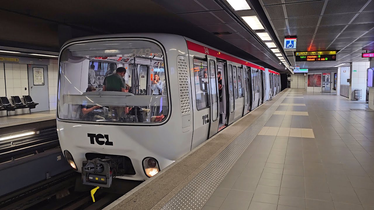 Metro ligne D Lyon - Monplaisir Lumière
