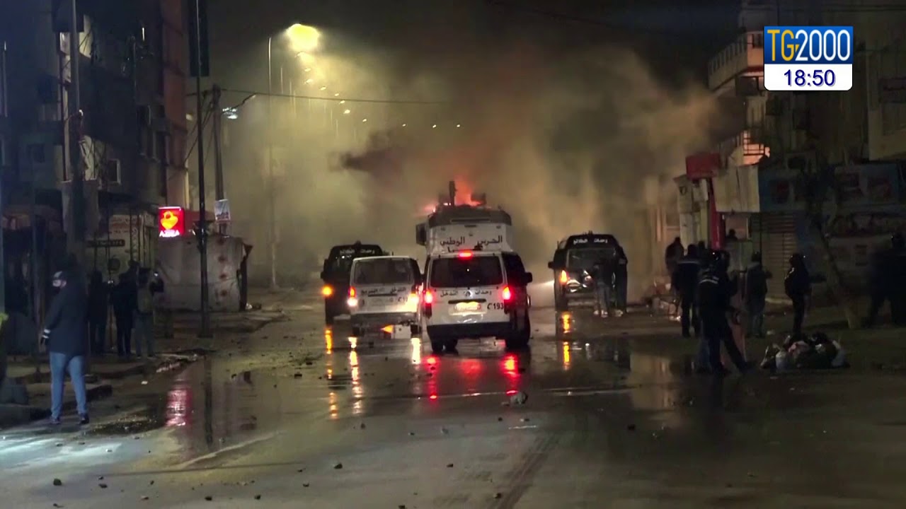 La protesta in Tunisia nel ricordo della cosiddetta rivoluzione dei gelsomini