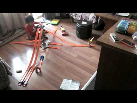 Hot wheels track......ჰოთ ვილსის 5 მანქანიანი ტრასა