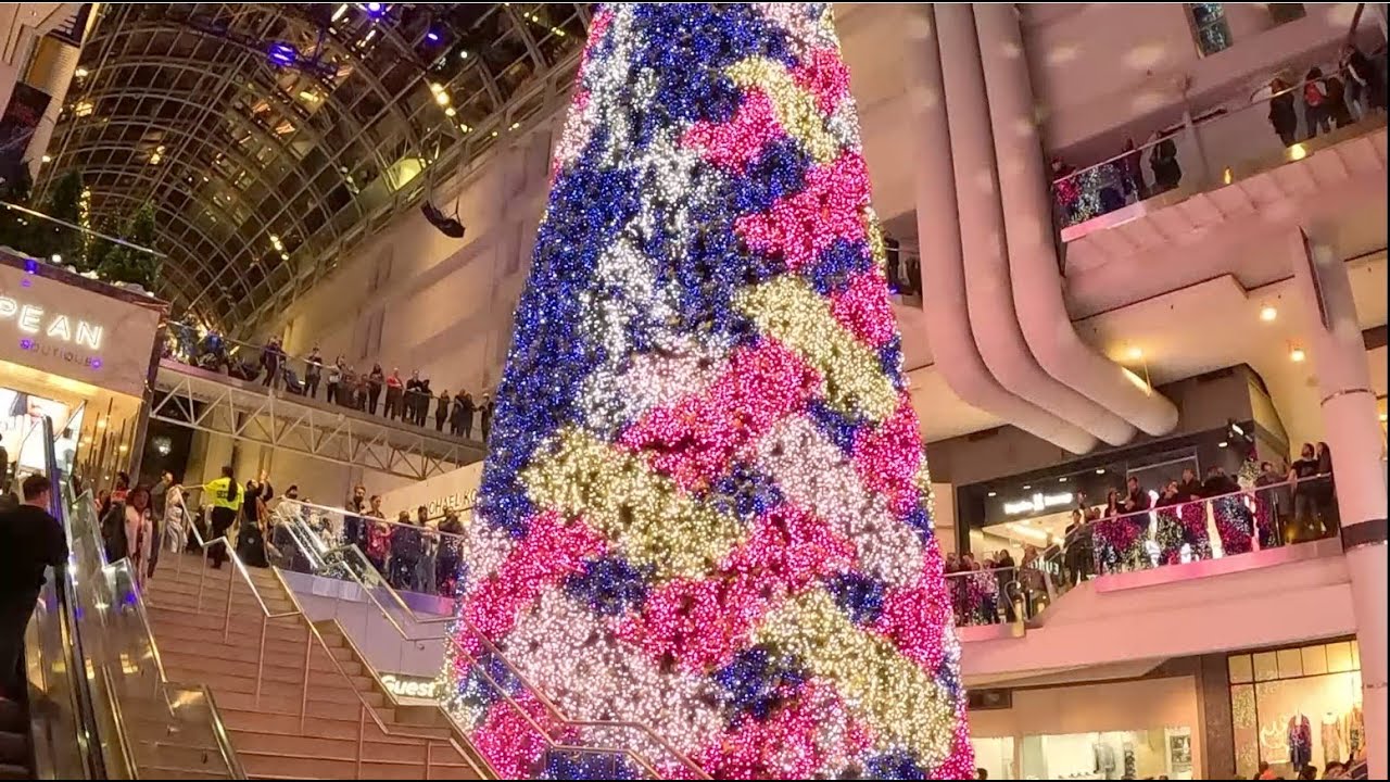 toronto-christmas-tree-light-and-snow-show-at-eaton-centre-2023-youtube