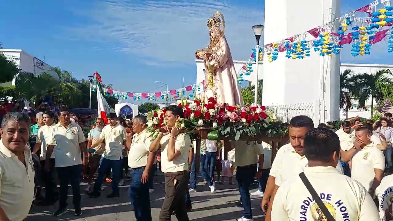 Salida de la Portentosa y Centenaria Imagen de la Virgen de la Candelaria de Tecomán de su Santuario