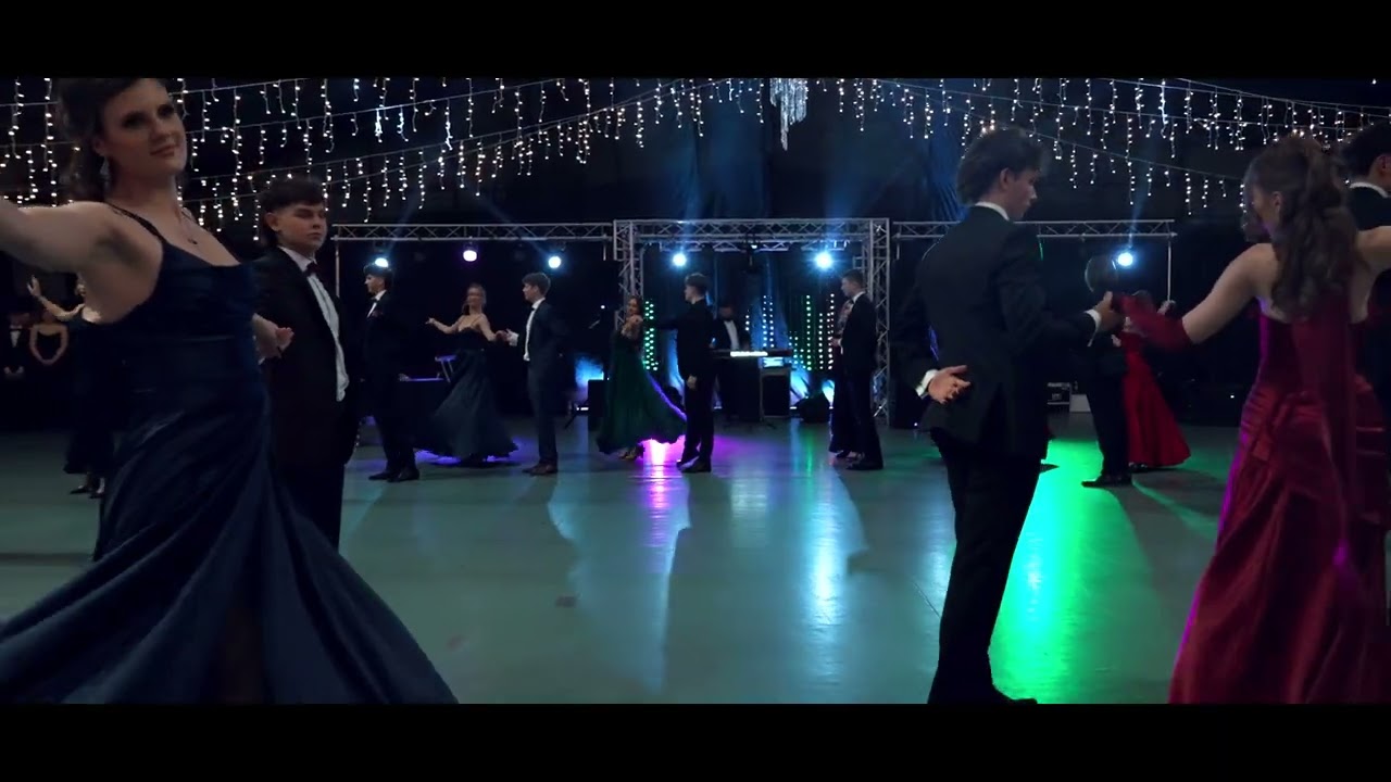 Studniówka II Liceum Ogólnokształcącego im. Wł. Broniewskiego - Walc Wiedeński