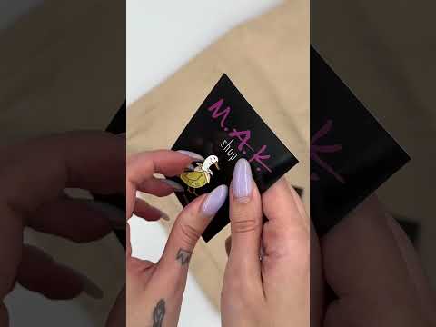 Значок с дерзкой уткой. Пин «Duck You» – стиль с характером, видео 1