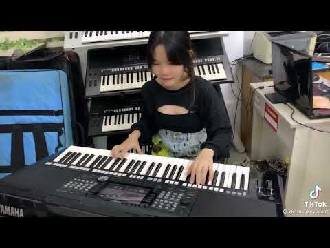 Video Đế Vương Remix Organ | Em gái cực xinh đánh đàn cực... - youtube