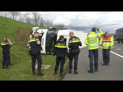 Gekantelde vrachtwagen A73 Linne 13-03-2023