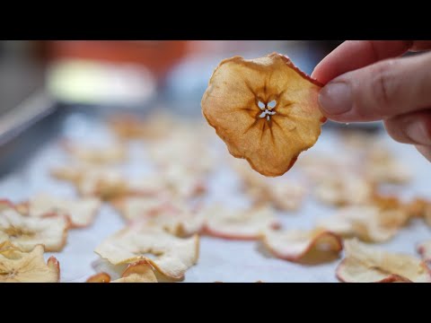 วีดีโอ: วิธีอบแอปเปิ้ลให้ลูก