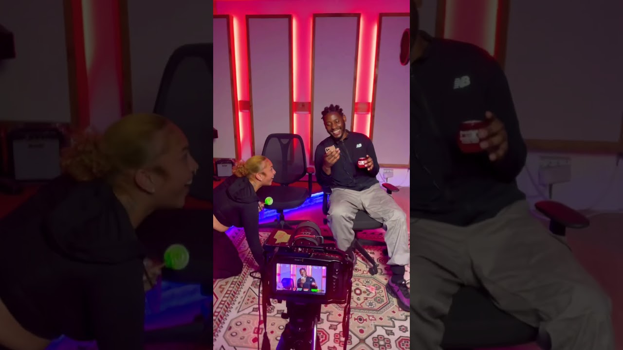 Шей ПАДАЕТ СО СТУЛА, смеясь над мнением Кидавелли 😭💀