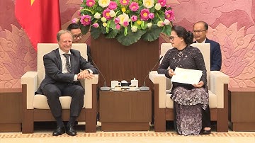 Chủ tịch Quốc hội tiếp Đại sứ Trưởng phái đoàn Liên minh châu Âu tại Việt Nam