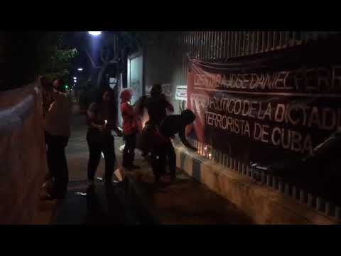 Chilenos protestan frente a embajada cubana en honor a Armando Sosa Fortuny