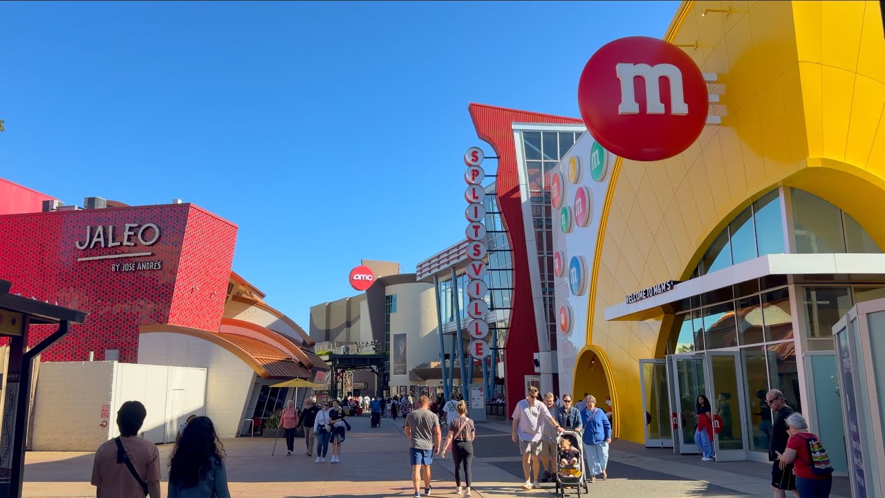 Entering Disney Springs & Walking to the World of Disney Store in 4K | Walt Disney World 2026