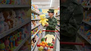 Military Man's Act of Kindness Changes Pregnant Homeless Woman's Life! #kindness #military #baby