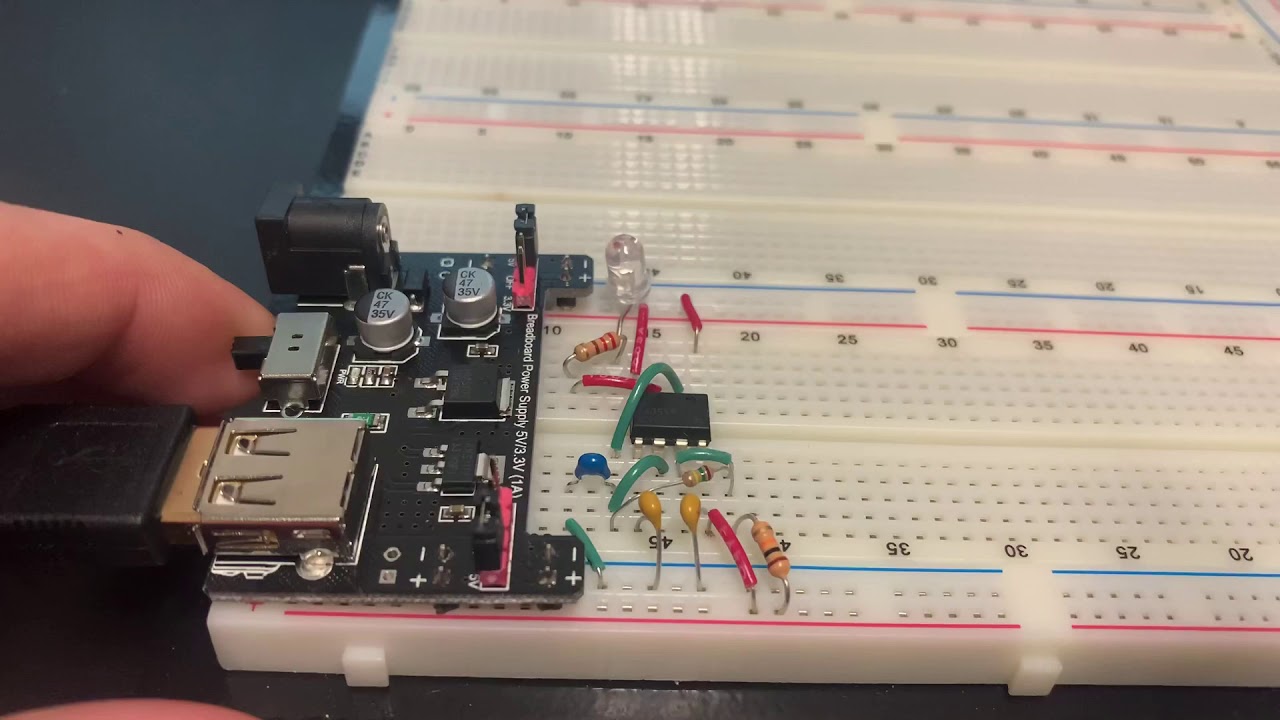 DSF Lab 2 Clock Generator Circuit!!! - YouTube