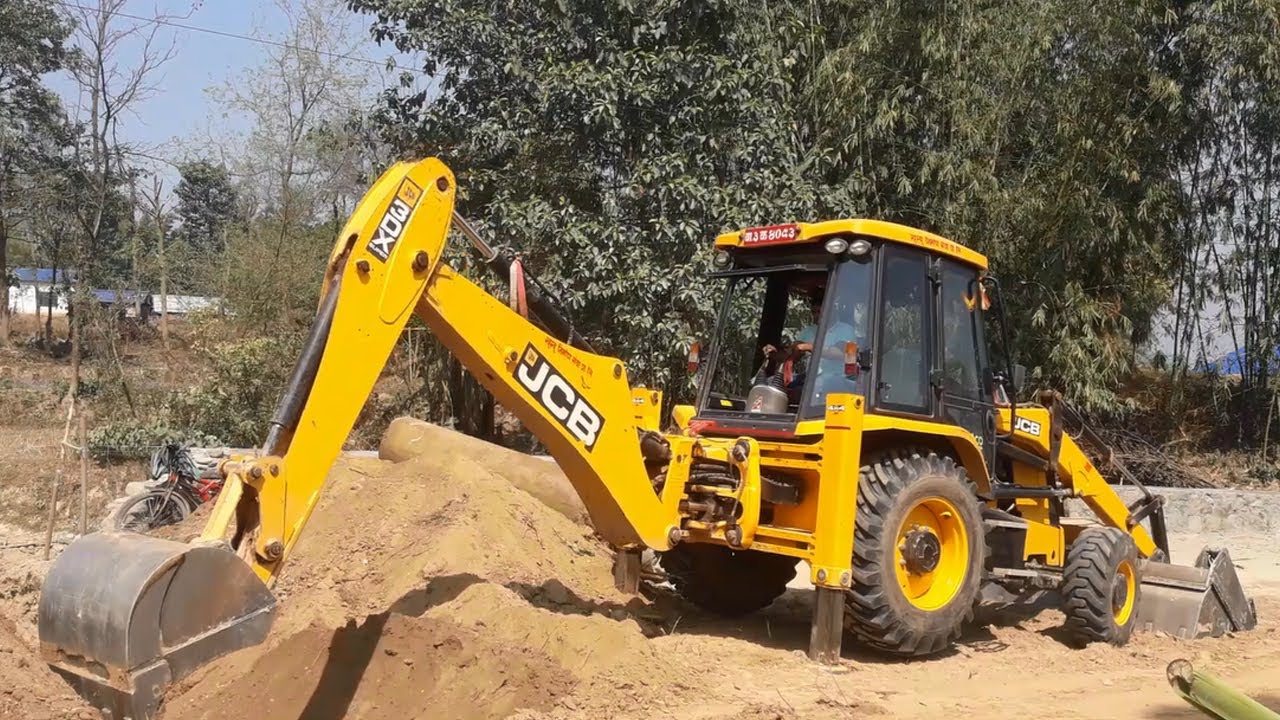 Dozer4 Making a Place to Put Pipes to Level The Water
