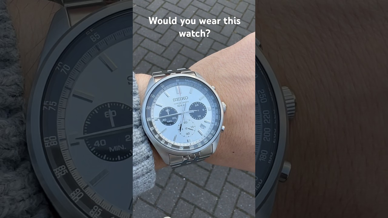 The Seiko Chronograph SSB425P1 