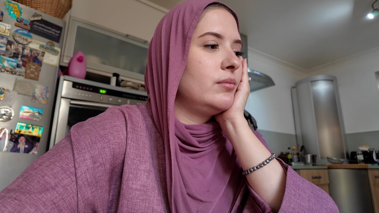  تجهيزات العرس💍اجواء باكستانية تقليدية🇵🇰 ليلة الحنة على   حسابنا😍 لوستي صممت لي لبسة للعرس  