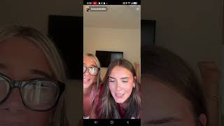 Tiktok Beautiful Girls Soles Pose