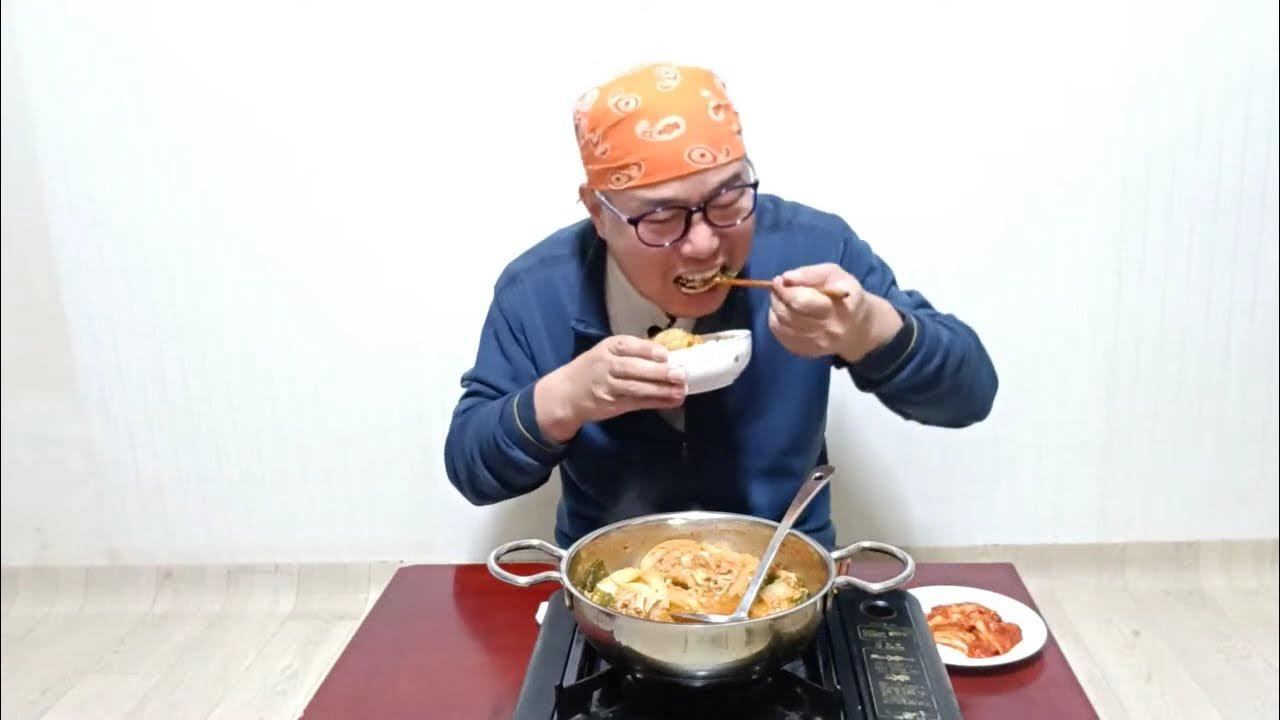 참치김치찌개, 먹방, 혼술 / Tuna kimchi stew, mukbang, drinking alone YouTube