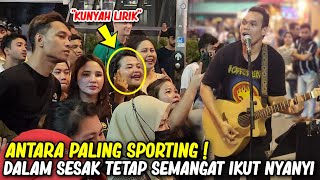 Gadis Indonesia paling menyerlah! Sporting habis ikut menyanyi Hindustan sambil tangan menari-nari