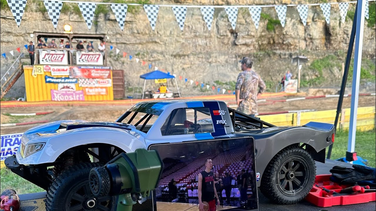 1/5th Scale Racing @Chets Canyon Raceway - YouTube