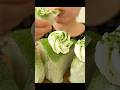 もち抹茶チーズケーキを食べる