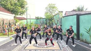 Senam kreasi Bali Tersenyum